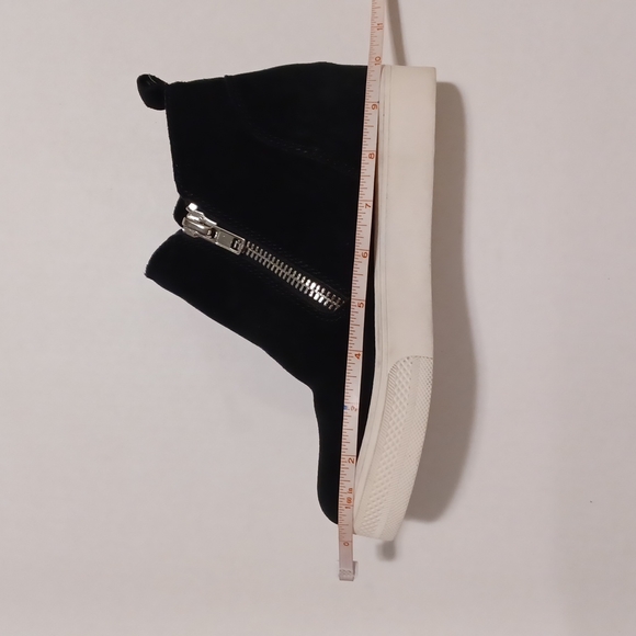 STEVE MADDEN.. Women's Black Wedge Sneakers - Picture 6 of 9